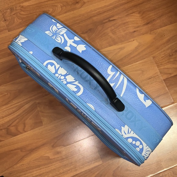 Vintage Roxy Suitcase - Picture 8 of 13